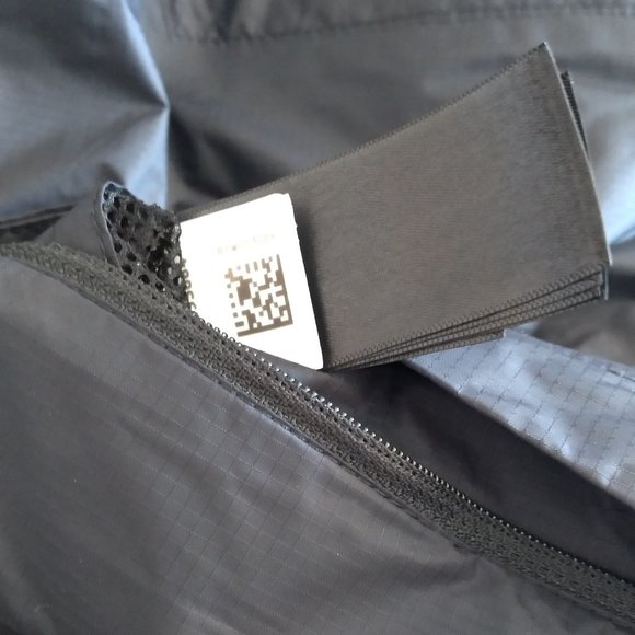 🆕The North Face Women's Venture Rain Jacket, Medium - TNF Black/TNF Black, NWT - Picture 8 of 8